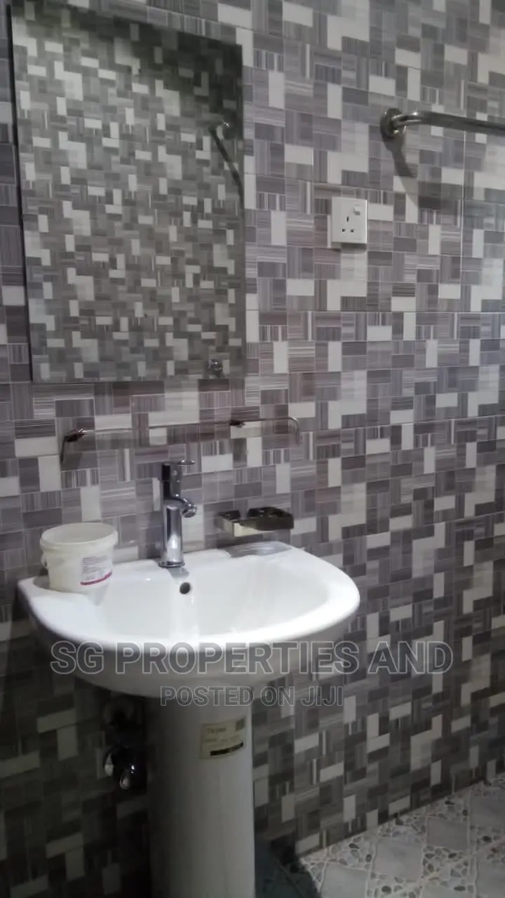 3bdrm Apartment in Batsonaa, Spintex for rent