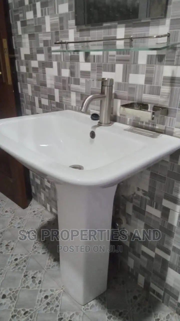 3bdrm Apartment in Batsonaa, Spintex for rent