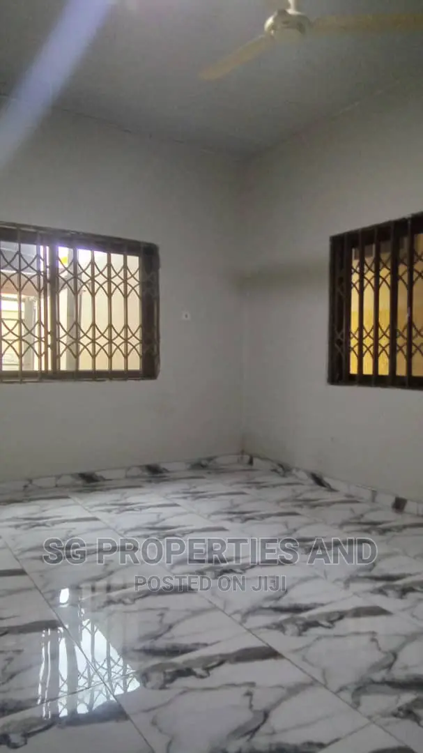 4bdrm House in Batsonaa, Spintex for rent