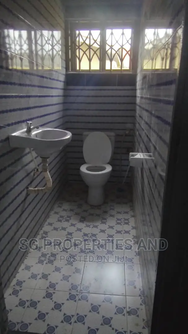 4bdrm House in Batsonaa, Spintex for rent
