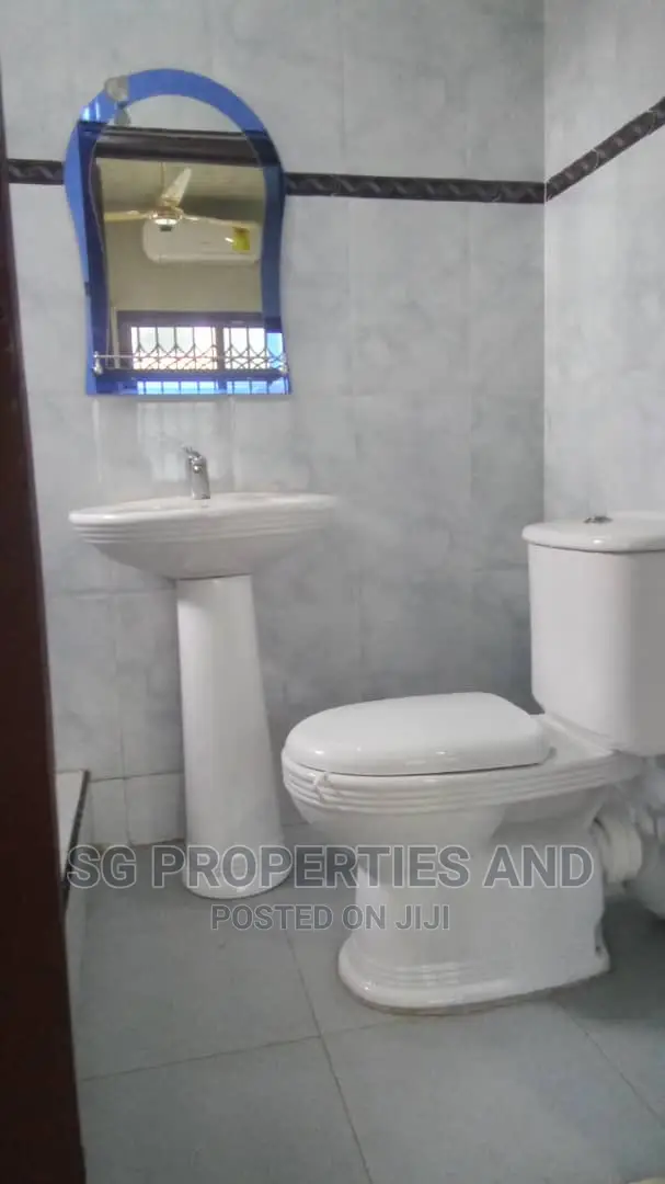 4bdrm House in Batsonaa, Spintex for rent
