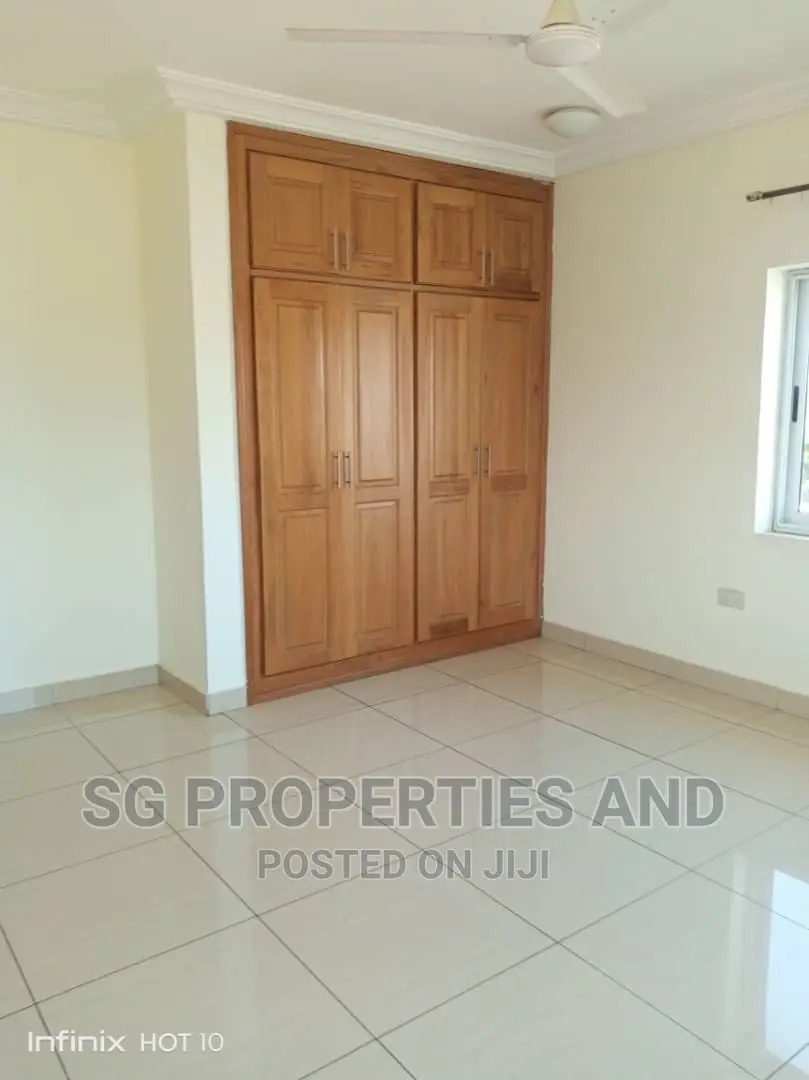 4bdrm House in Batsonaa, Spintex for rent