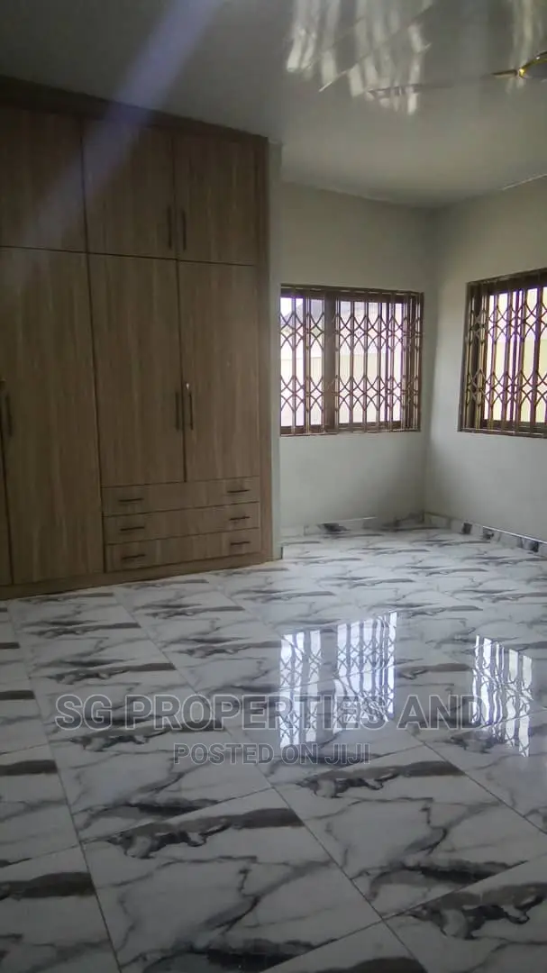 4bdrm House in Batsonaa, Spintex for rent