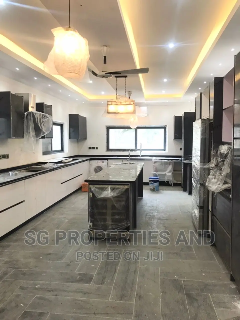 Furnished 5bdrm Mansion in Batsonaa, Spintex for sale