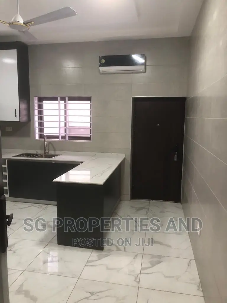 Furnished 5bdrm Mansion in Batsonaa, Spintex for sale