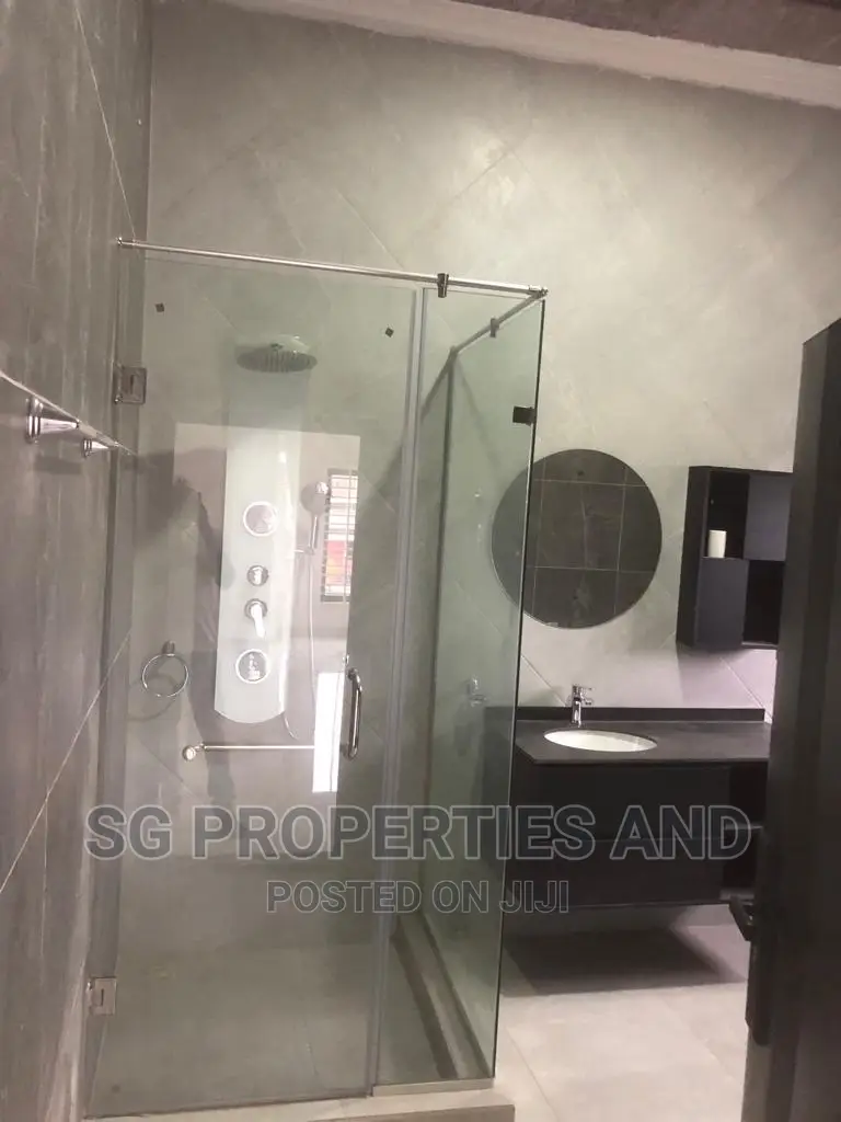 Furnished 5bdrm Mansion in Batsonaa, Spintex for sale