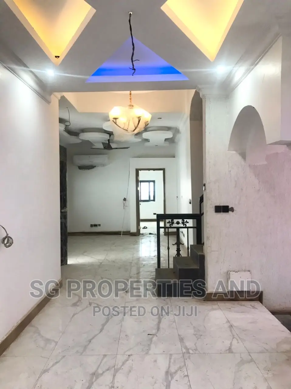 Furnished 5bdrm Mansion in Batsonaa, Spintex for sale