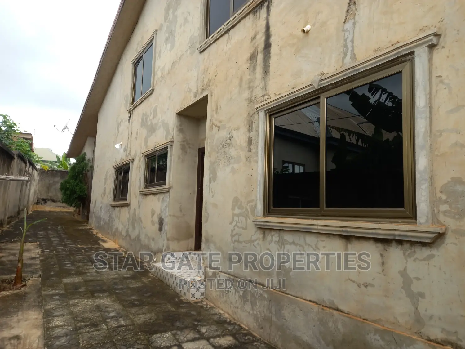 6bdrm House in Star Gate Properties, Kumasi Metropolitan for sale