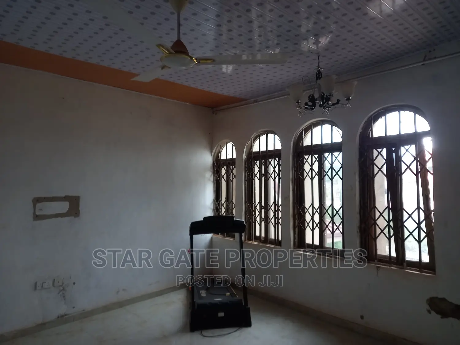 6bdrm House in Star Gate Properties, Kumasi Metropolitan for sale