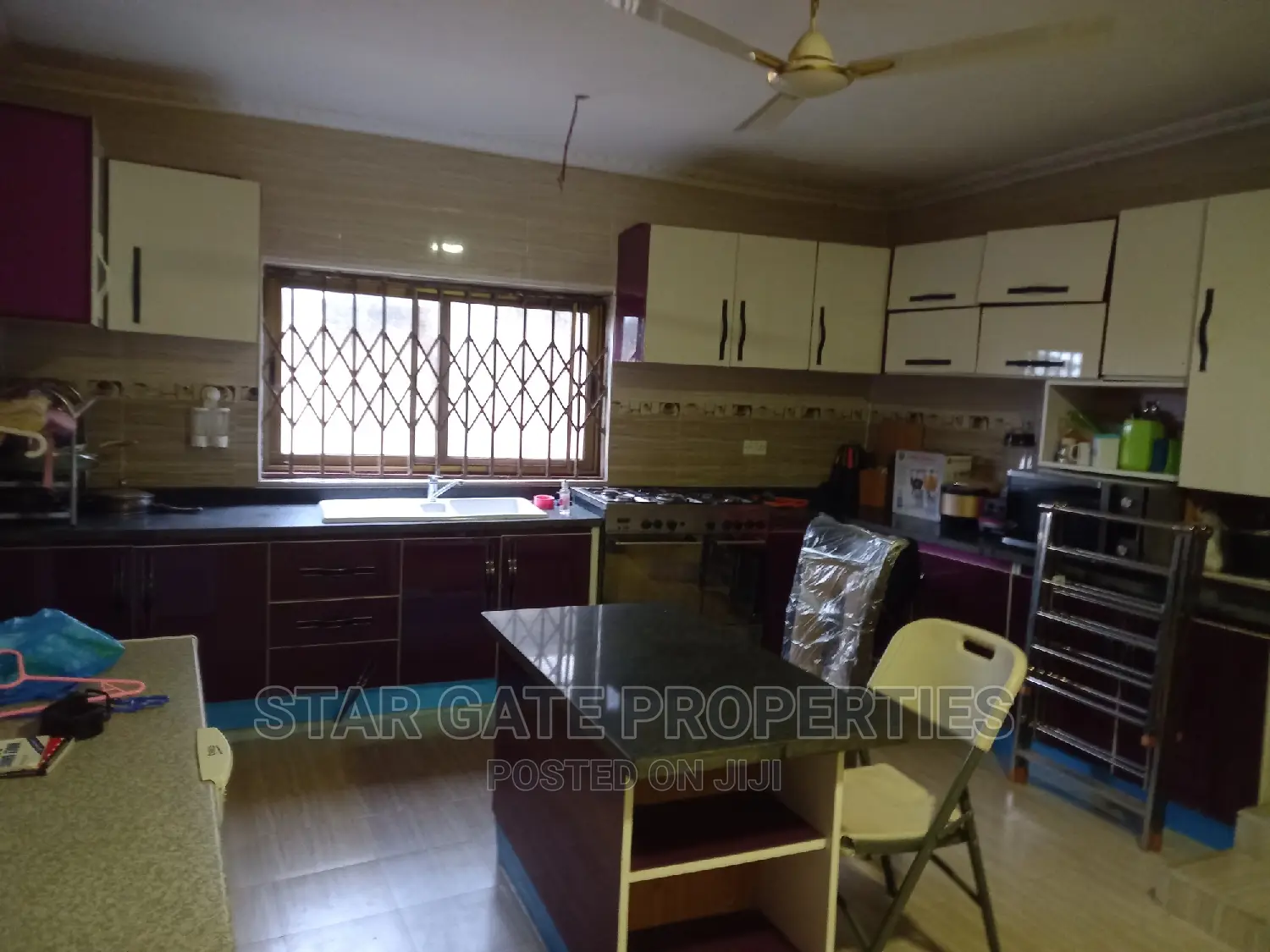 6bdrm House in Star Gate Properties, Kumasi Metropolitan for sale