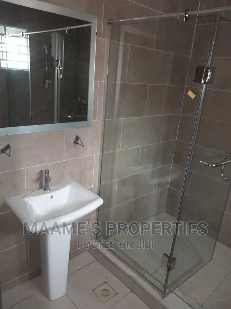 3bdrm Duplex in Maame’S Properties, Achimota for rent