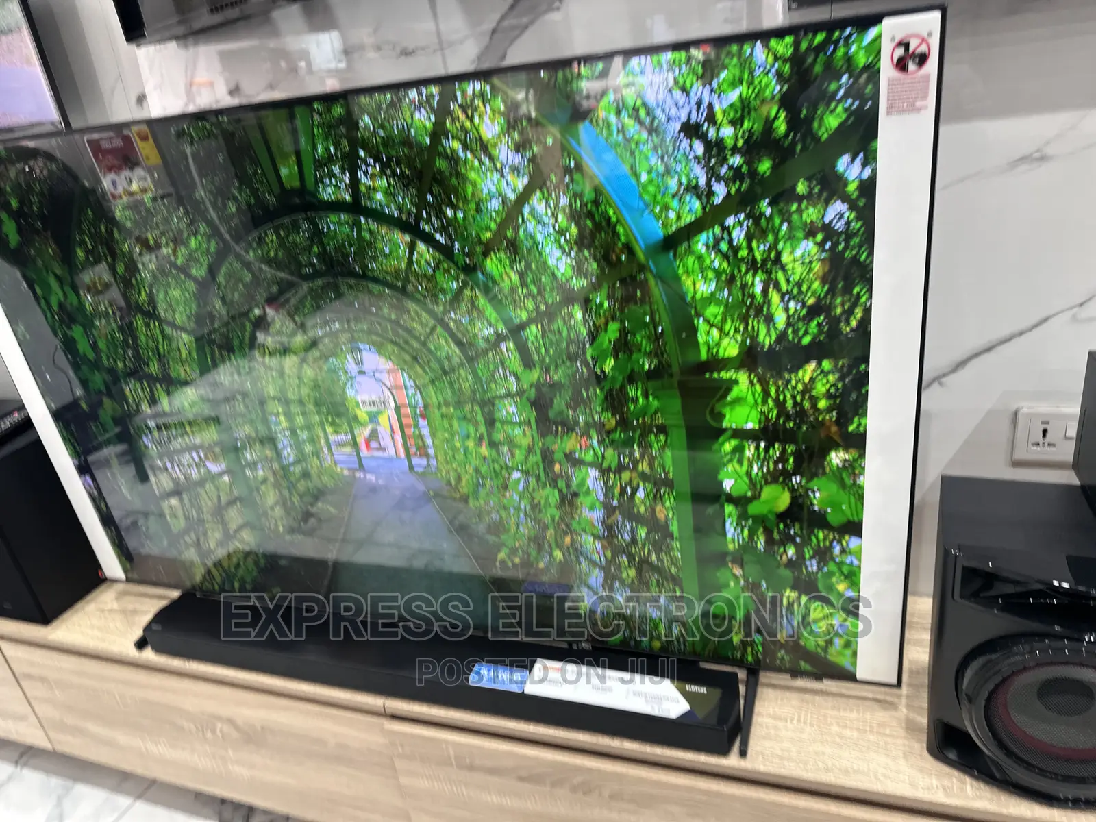 2023 Model Samsung UHD High Definition Display 65”Cu8002