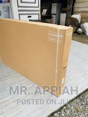 Slim Black Samsung 75 Inches 75cu8000 Crystal Uhd Tv.