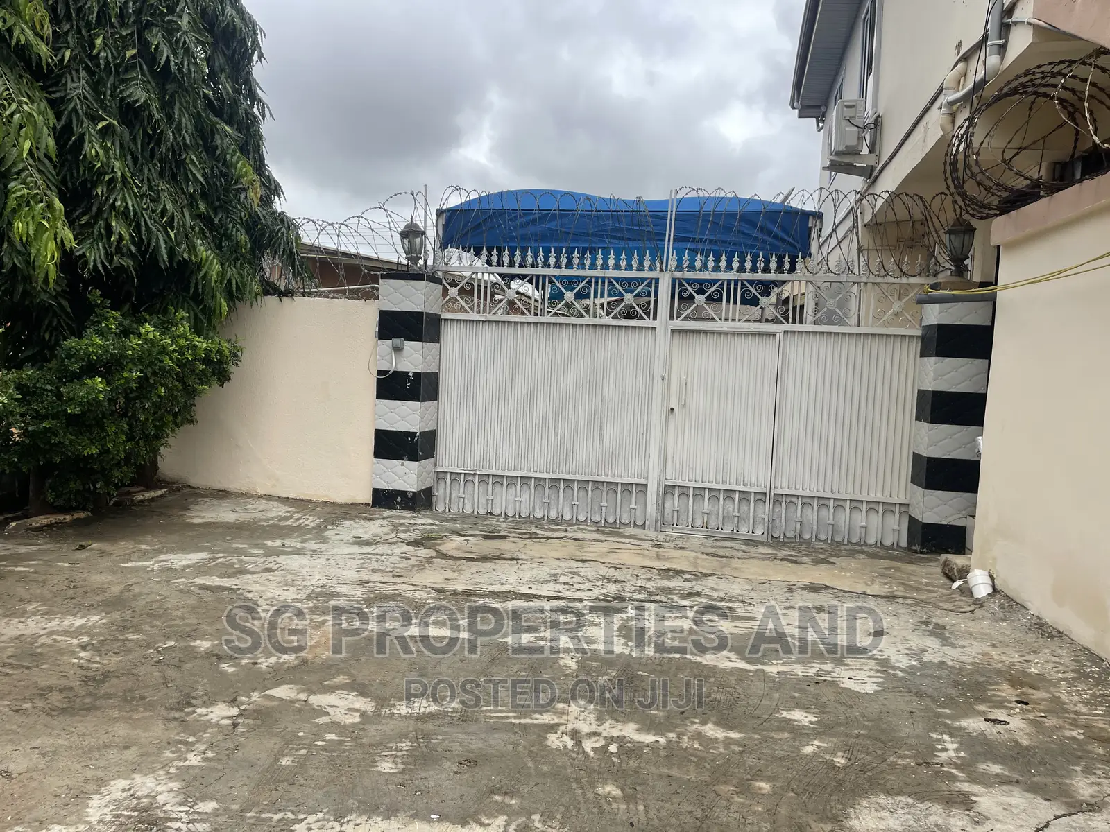2bdrm House in Batsonaa, Spintex for rent