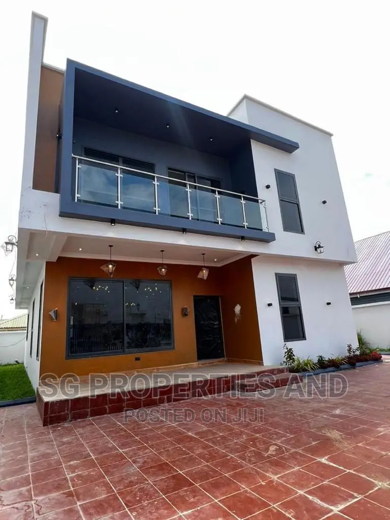 4bdrm Mansion in Ecobank, Spintex for sale