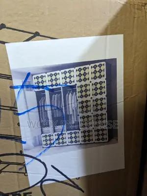 25 Cubes Plastic Wardrobe