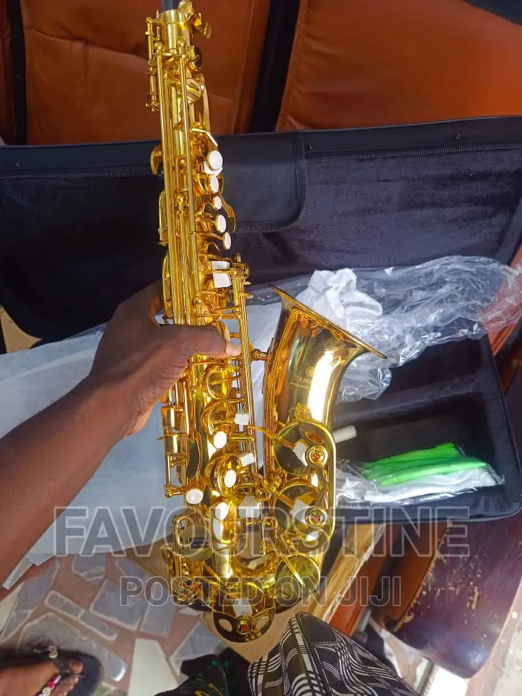 Brand New Quality Yamaha Alto Saxophone- Gold 1pcs Reed
