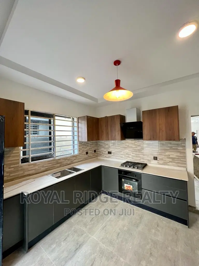 4bdrm Townhouse/Terrace in Spintex, Accra Metropolitan for sale