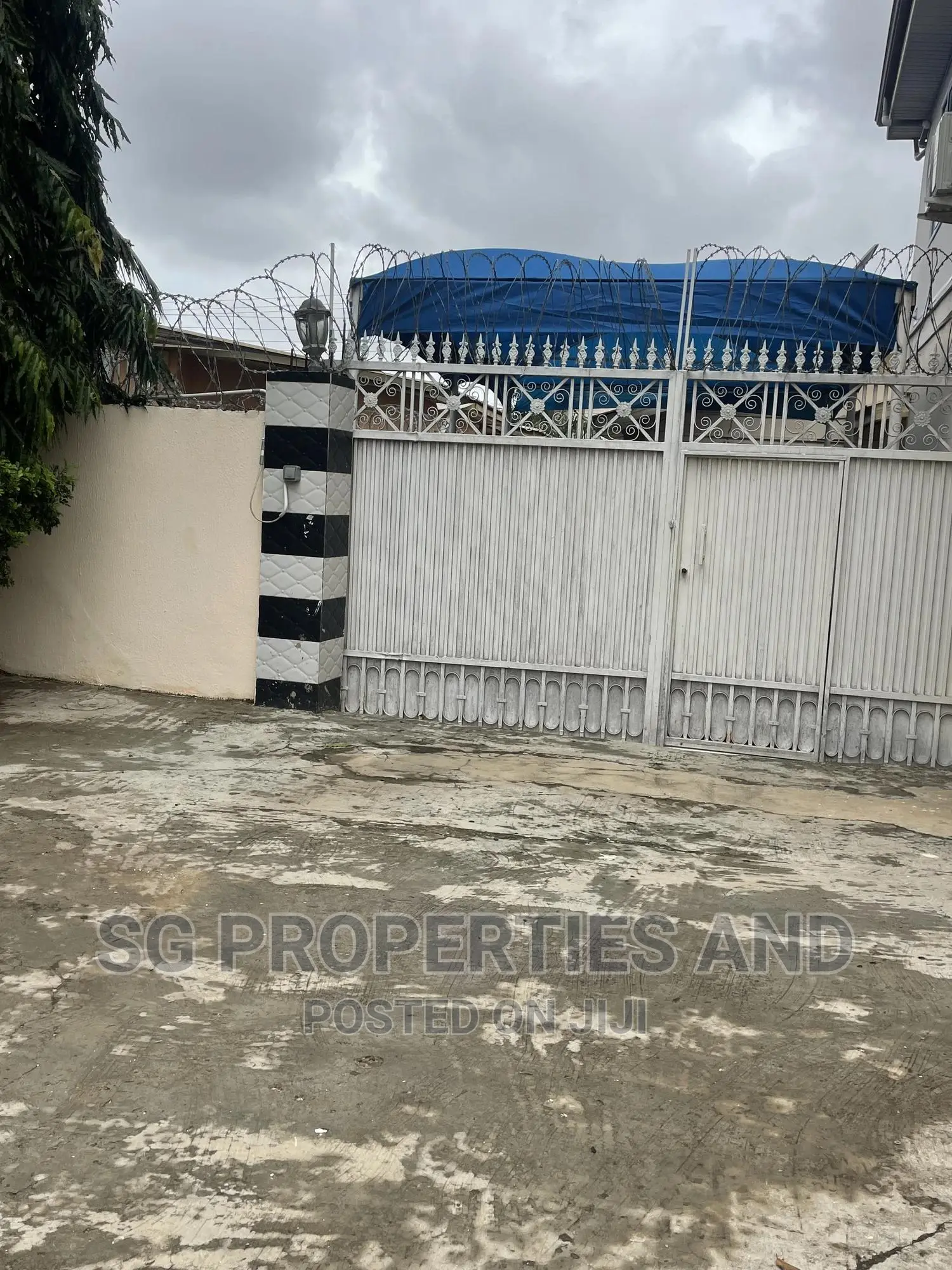2bdrm House in Batsonaa, Spintex for rent