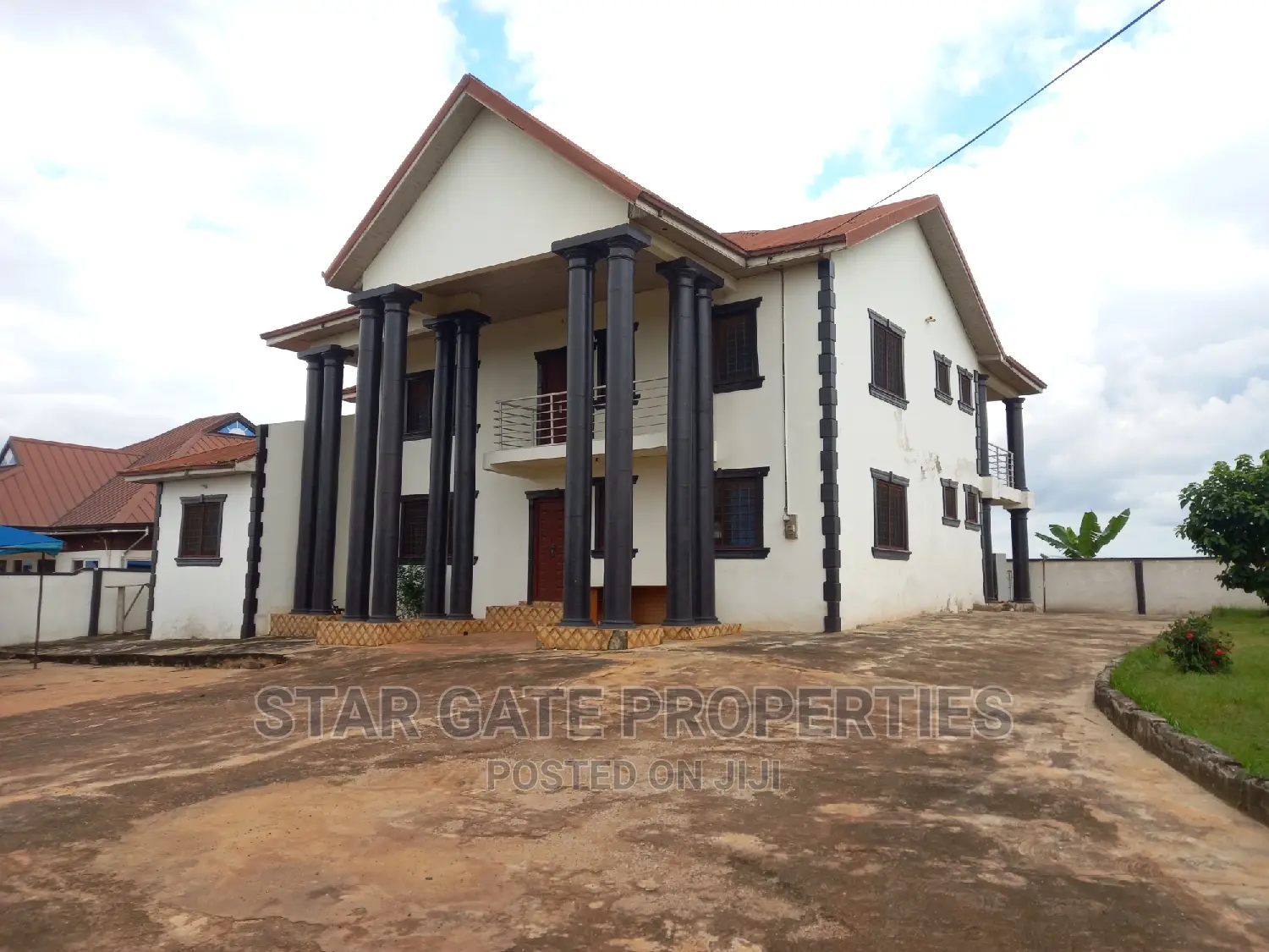 8bdrm House in Star Gate Properties, Kumasi Metropolitan for sale