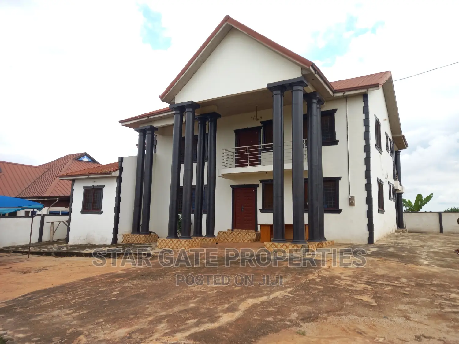 8bdrm House in Star Gate Properties, Kumasi Metropolitan for sale