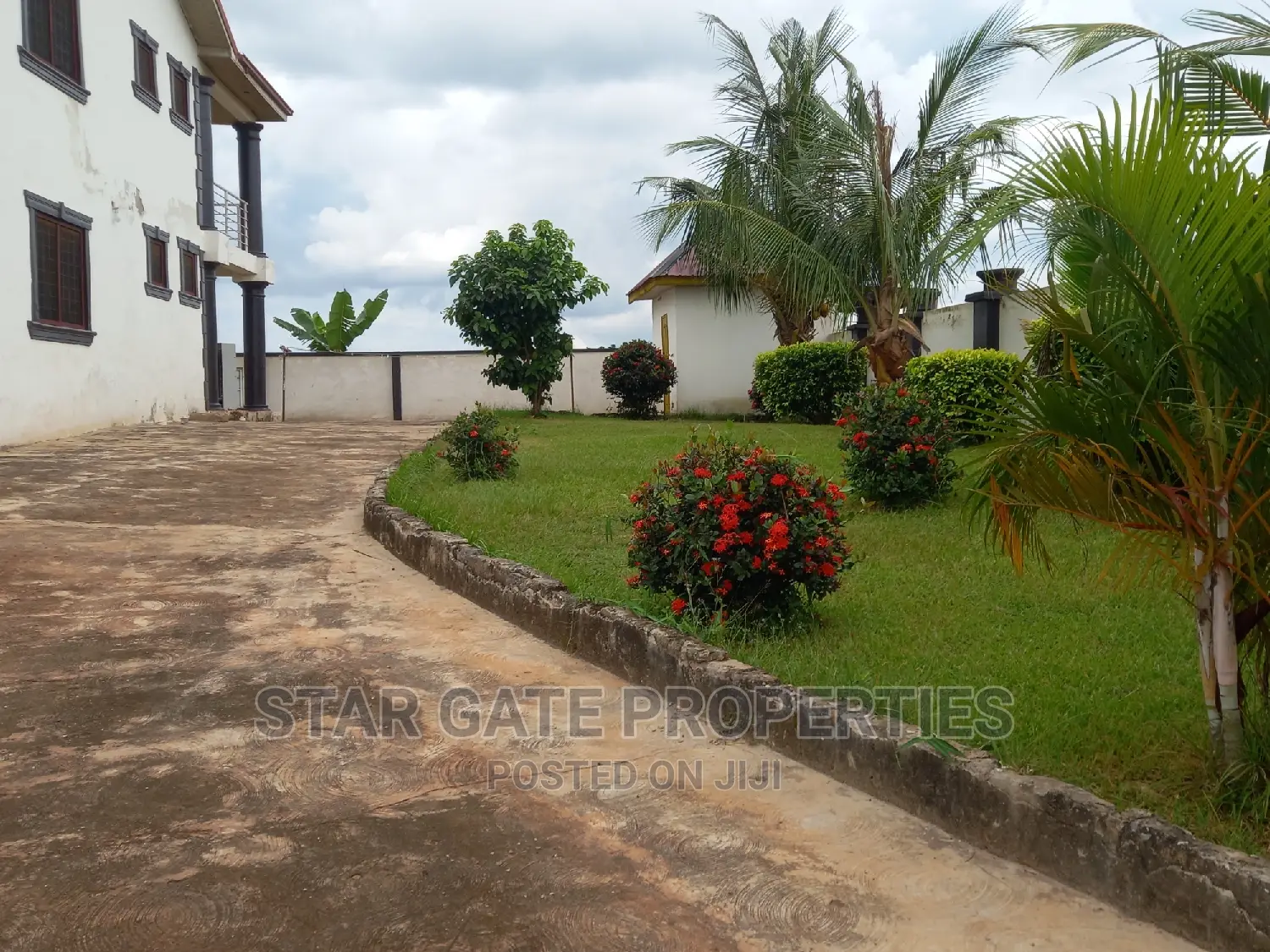 8bdrm House in Star Gate Properties, Kumasi Metropolitan for sale