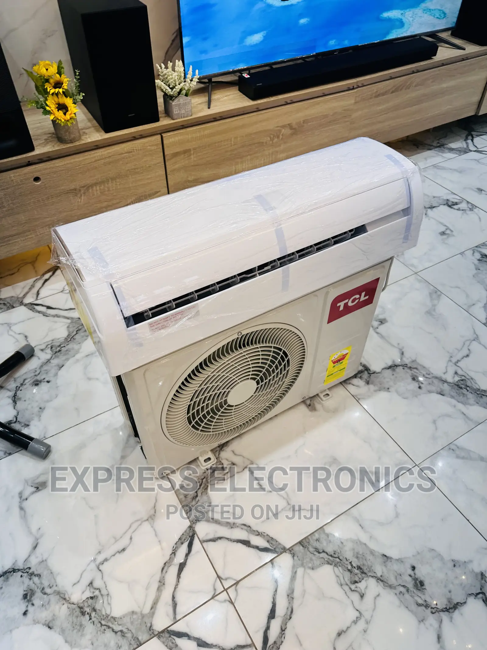 Tough and Durable AC White TCL R410 Gas 2.5hp AC