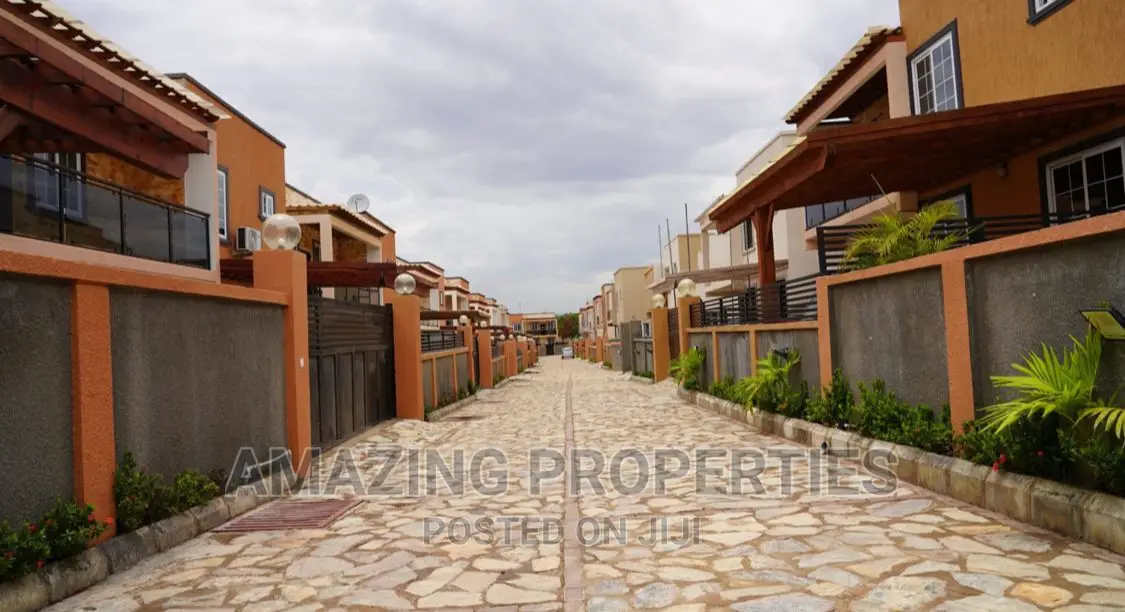 4bdrm House in Airport Residential Area for sale