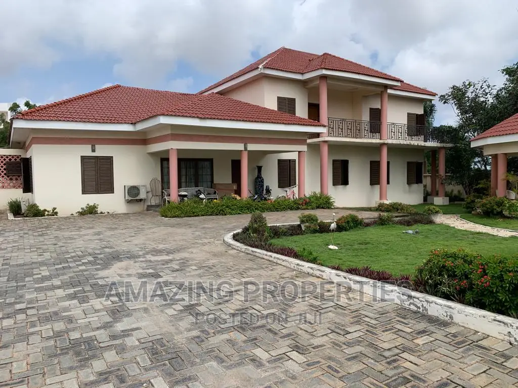 5bdrm House in Airport Residential Area for sale