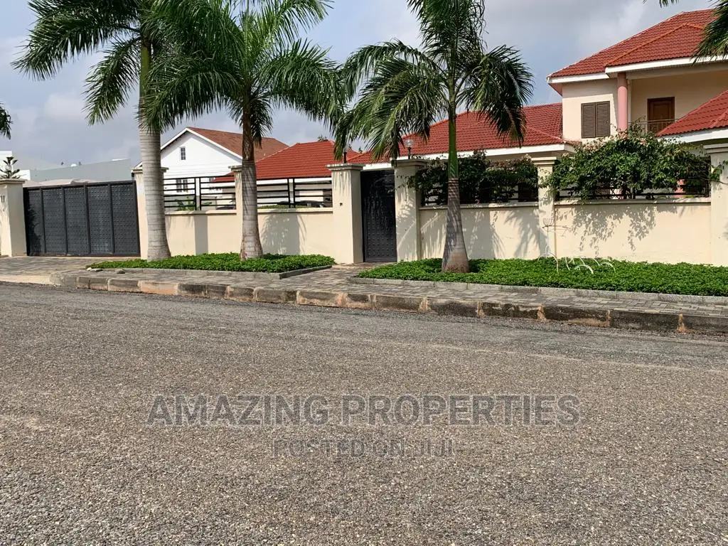 5bdrm House in Airport Residential Area for sale