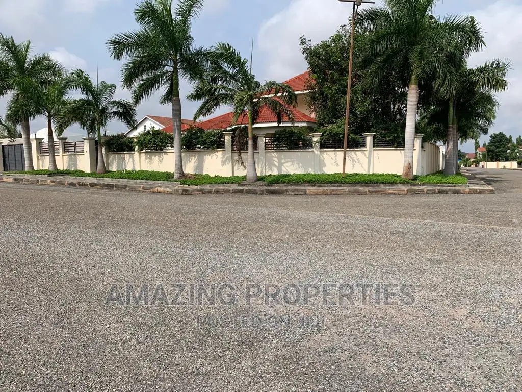 5bdrm House in Airport Residential Area for sale