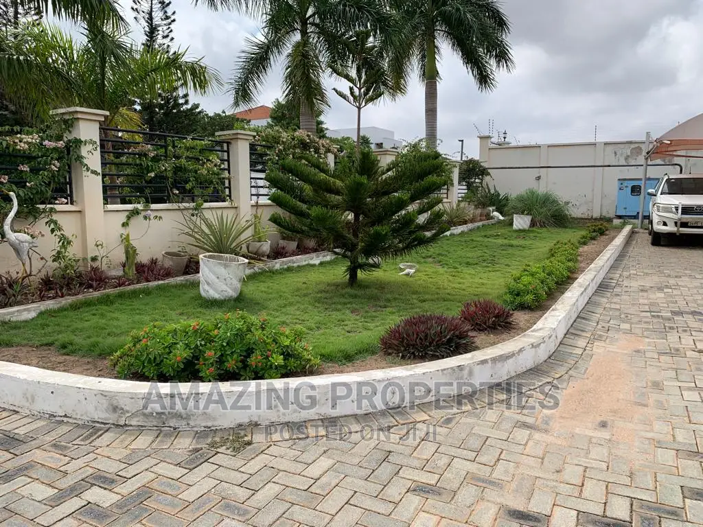 5bdrm House in Airport Residential Area for sale