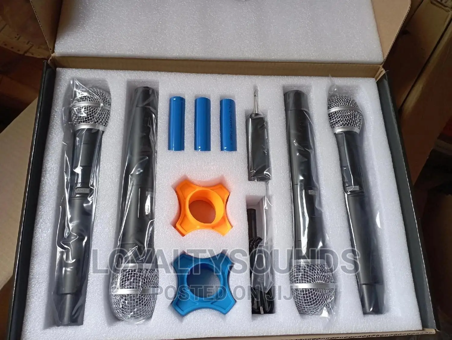 Four Wireless Microphones (4in1)
