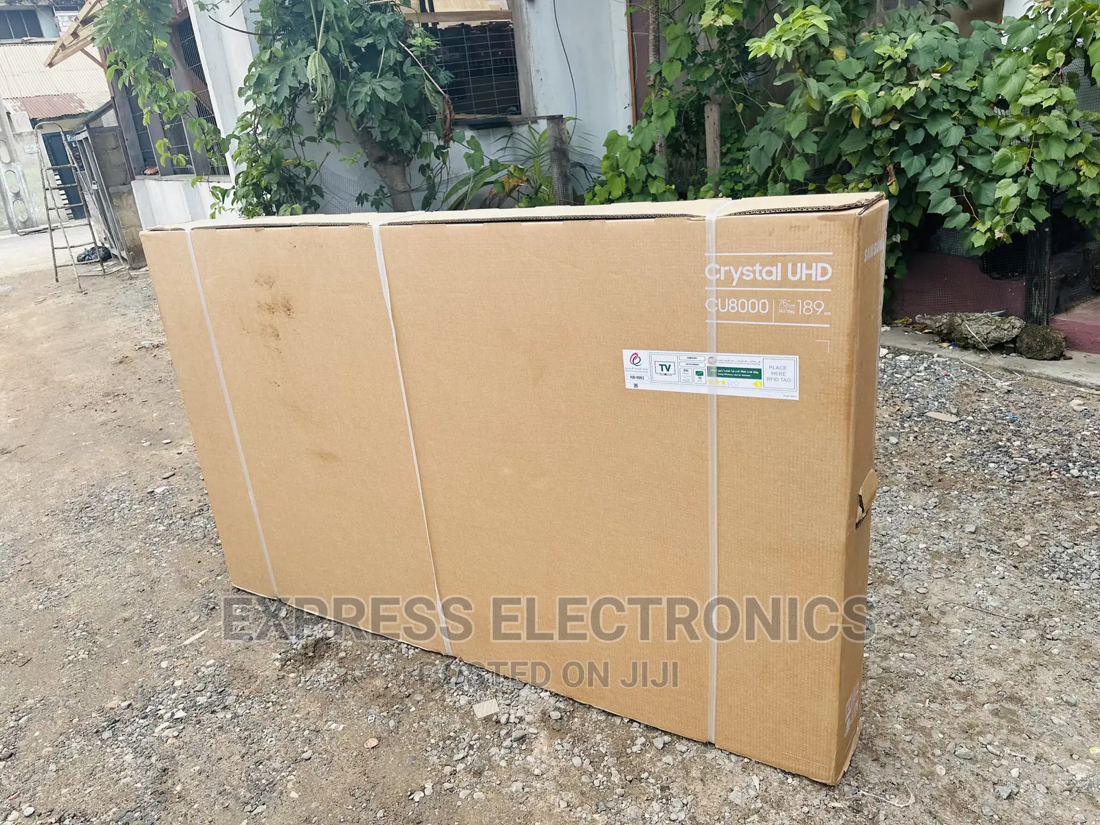 Superior Sleek UHD Smart Samsung 75”Cu8000 Tv 
