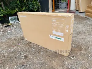 Samsung Superior Sleek Samsung UHD Smart 55”Au7000
