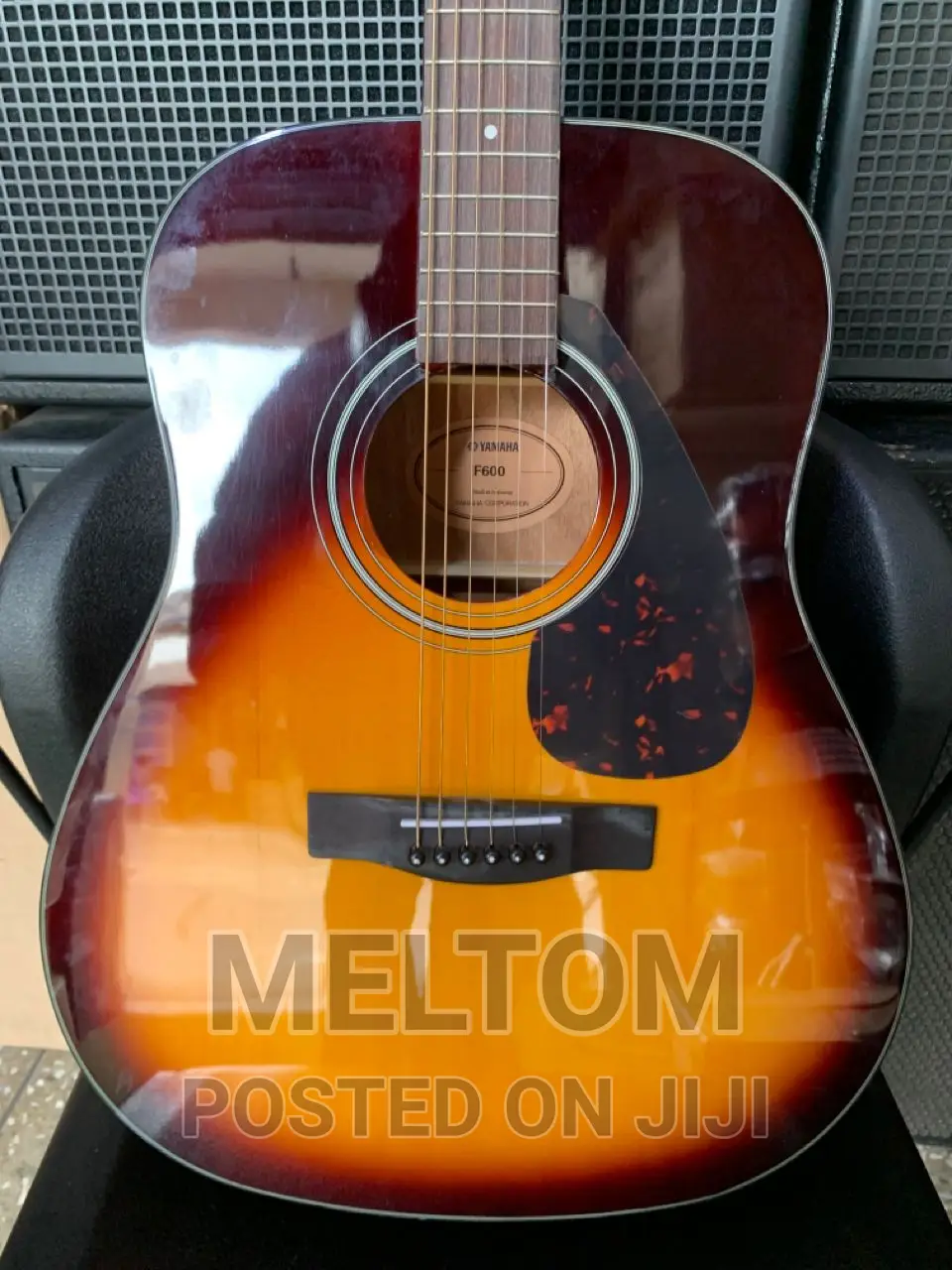 Yamaha Acoustic Guitar (6 Strings)
