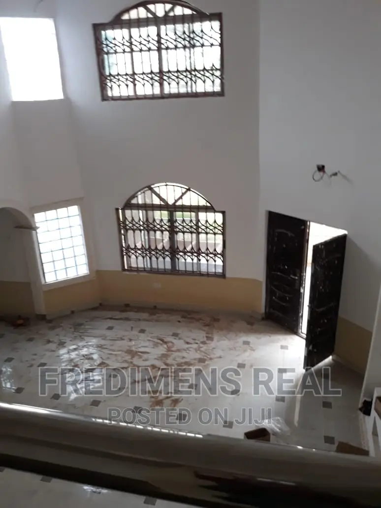 7bdrm House in Fredimens Real, Ejisu-Juaben Municipal for sale