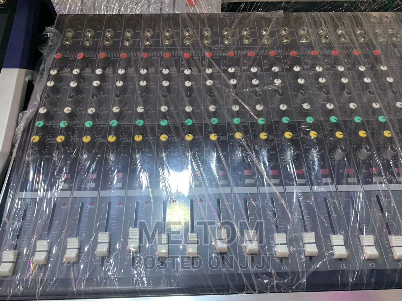 Yamaha SMX-3200 32channels Professional Mixer (Standard)
