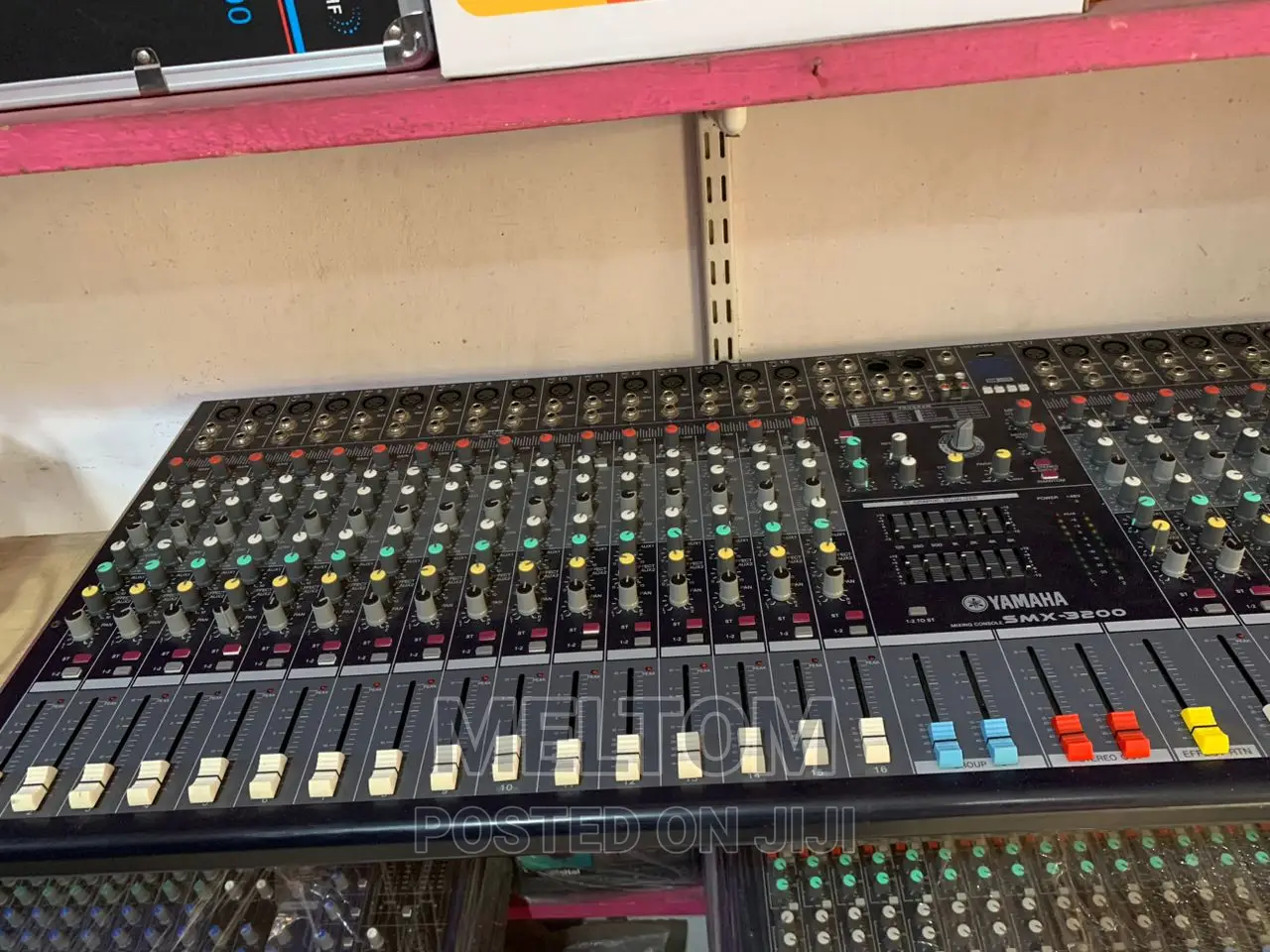 Yamaha SMX-3200 32channels Professional Mixer (Standard)