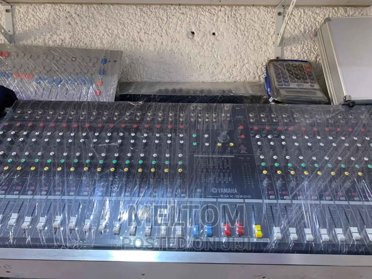 Yamaha SMX-3200 32channels Professional Mixer (Standard)