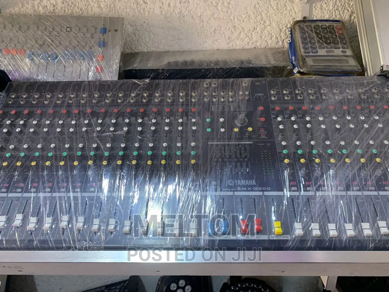 Yamaha SMX-3200 32channels Professional Mixer (Standard)