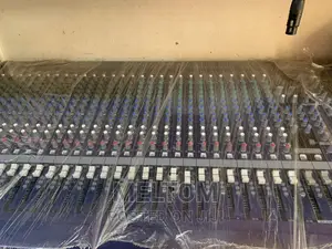 Yamaha Mg32/14fx 32channels Professional Mixer