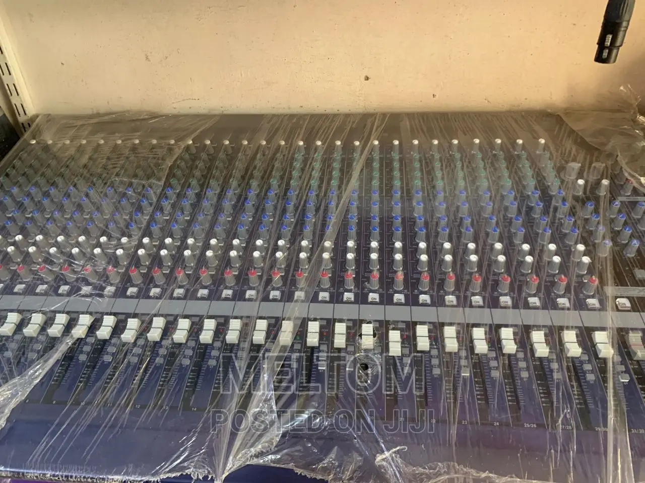 Yamaha Mg32/14fx 32channels Professional Mixer