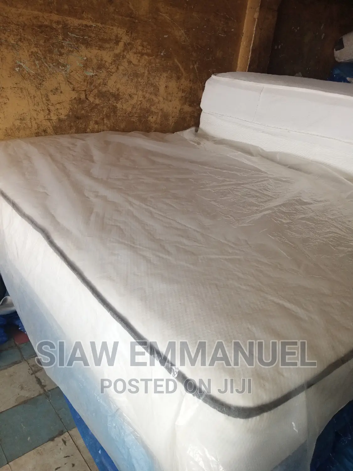 72/80 Queen's Mattresses Going for Low Prices