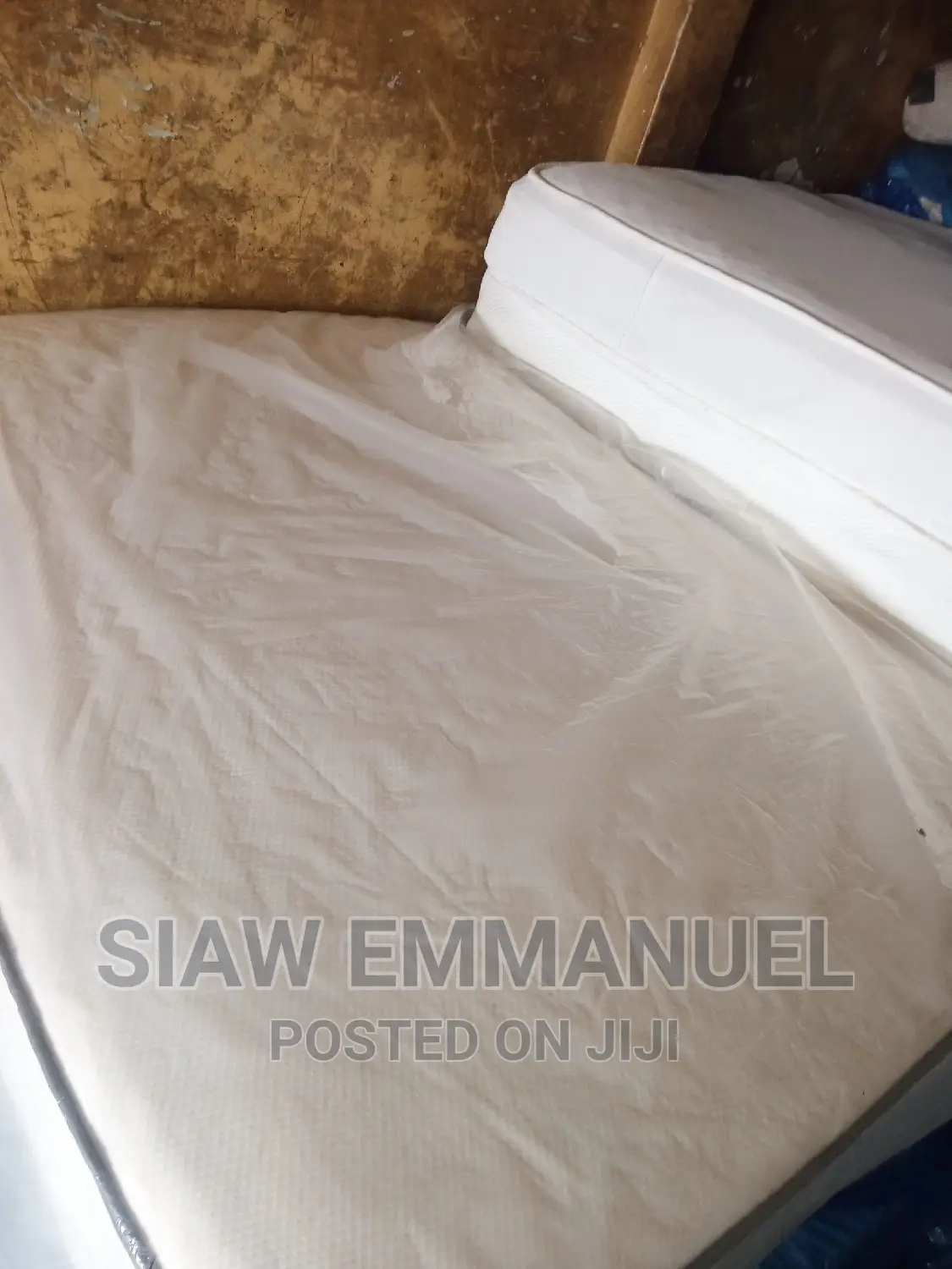 72/80 Queen's Mattresses Going for Low Prices