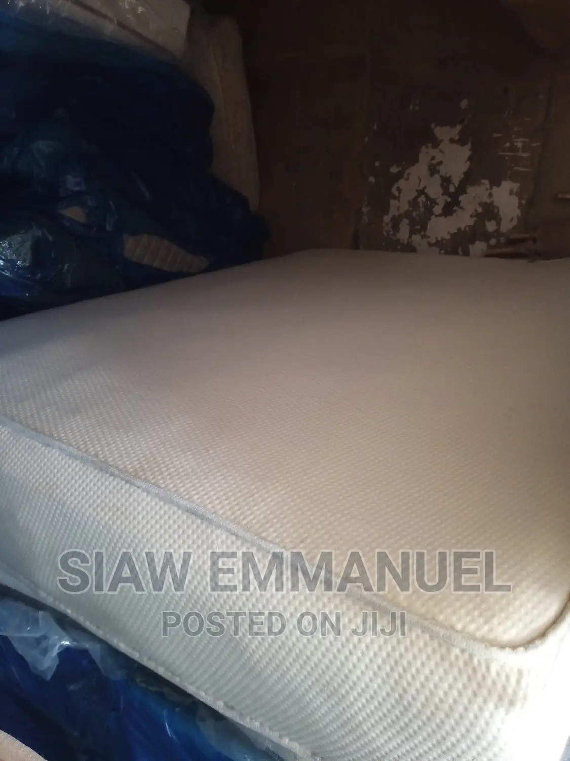 72/80 Queen's Mattresses Going for Low Prices
