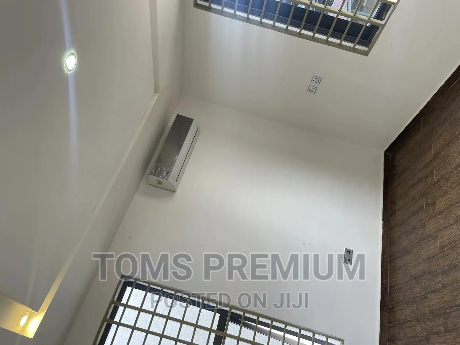 3bdrm Duplex in Major, Ashaley Botwe for rent