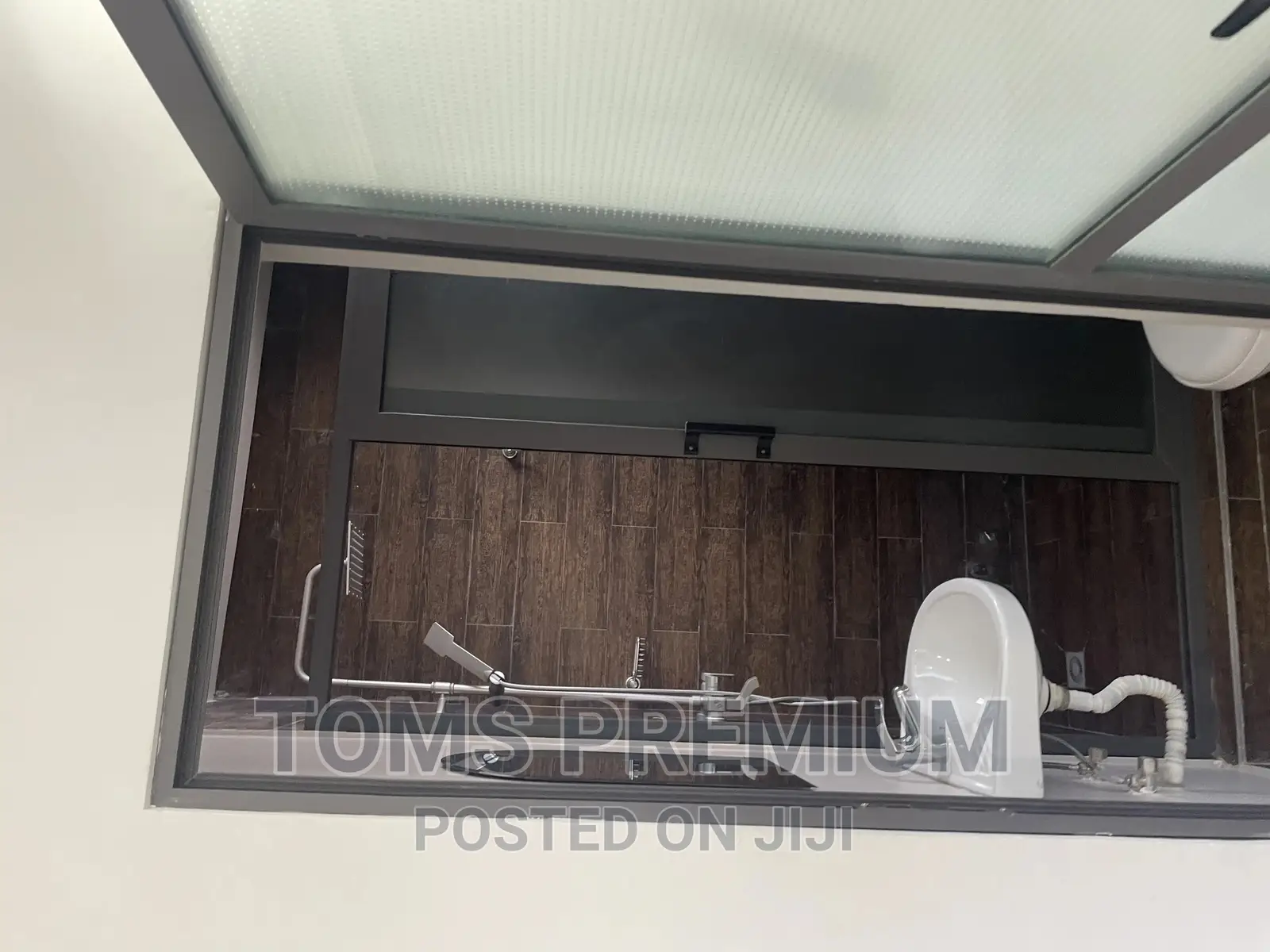 3bdrm Duplex in Major, Ashaley Botwe for rent