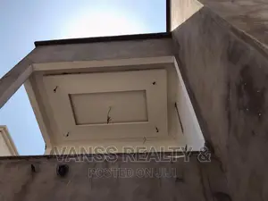 4bdrm Duplex in East Legon for sale