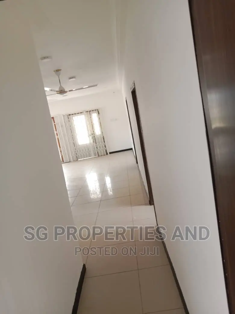 3bdrm House in Sakumono, Spintex for rent